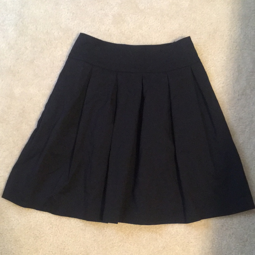 Black pleated skirt